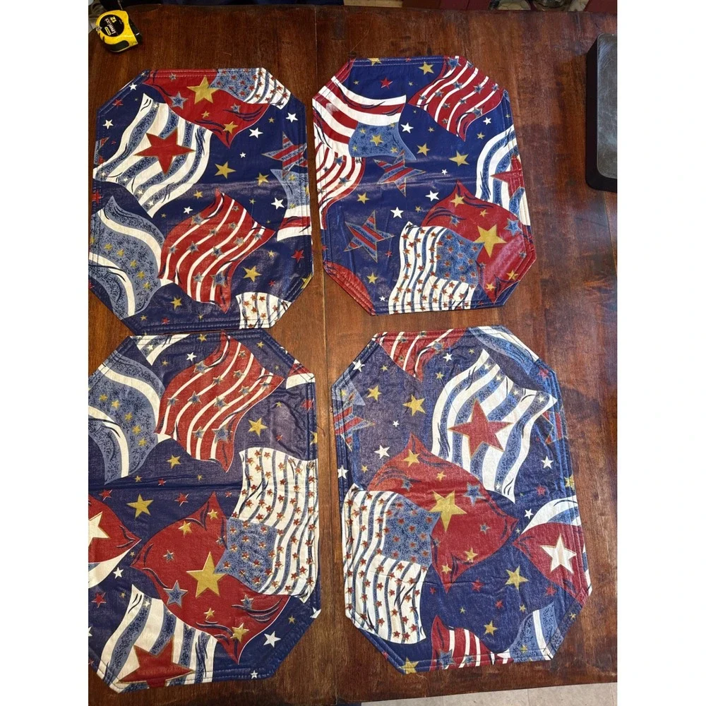 Set‎ of 4 American Flag Patriotic Placemats Red White Blue Stars Americana Decor